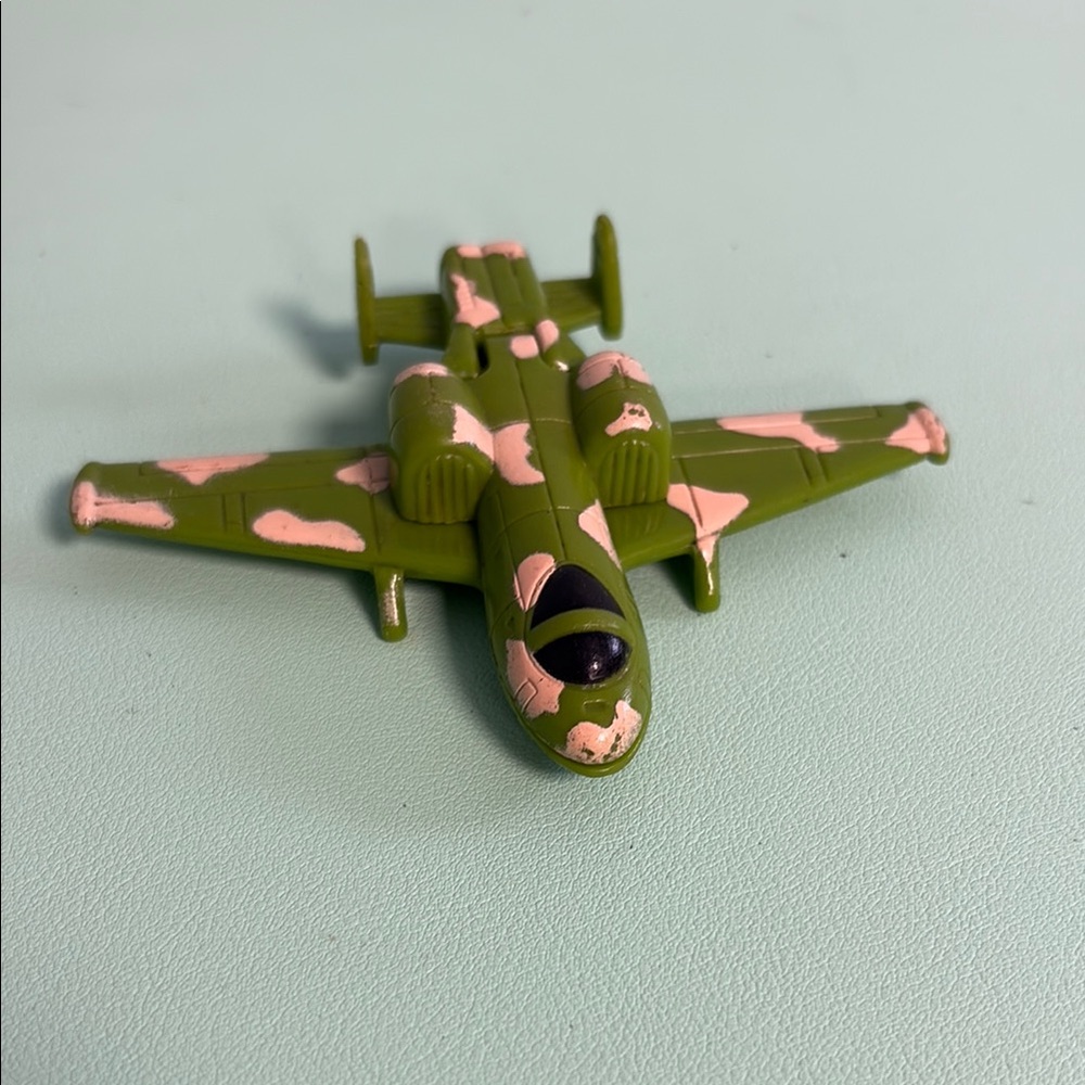1994 Hot Wheels Attack Pack Battle Bird, Green Army Jet Plane, McDonalds Kid Toy